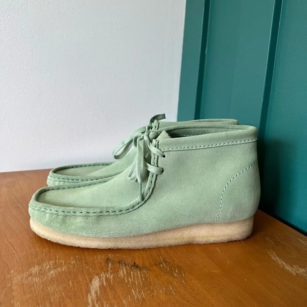 Clark Originals Men’s Wallabee Mint Green Suede Leather  Lace Up Square Toe Ankl